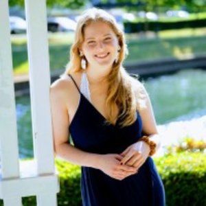 Meet your Posher, Eliza